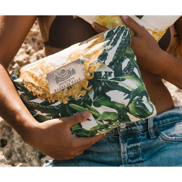 Aloha collection• Special Edition MID POUCH Mei Day by Aloha De Mele - Picture 8 of 17